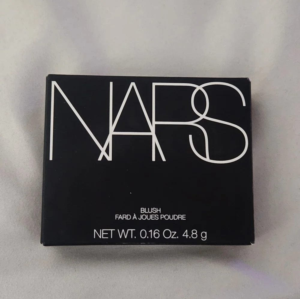 NARS Blush Powder – Shade Behave